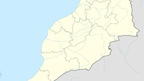 内马尔巴西赛场再展神威，角球一击破网精彩绝伦。